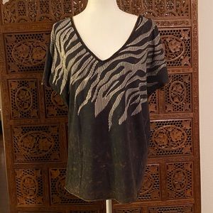 Daytrip v neck t-shirt